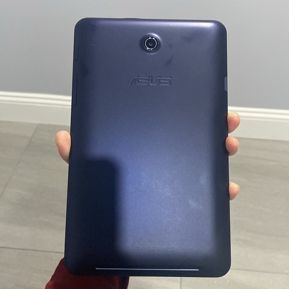 Used condition ASUS MeMO 7.0” tablet black navy Model# ME173X - Picture 2 of 6